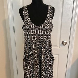 J.‎ Valid Dress. Black and White Pattern. Size Medium.